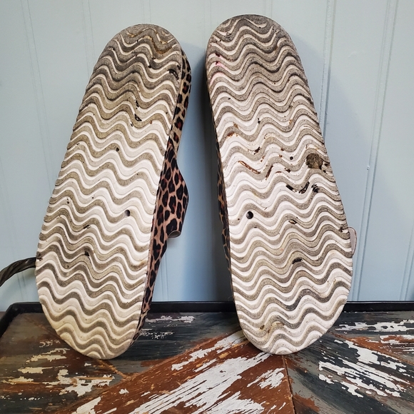 Steve Madden Teddy T Sandals Leopard Print - Picture 5 of 11